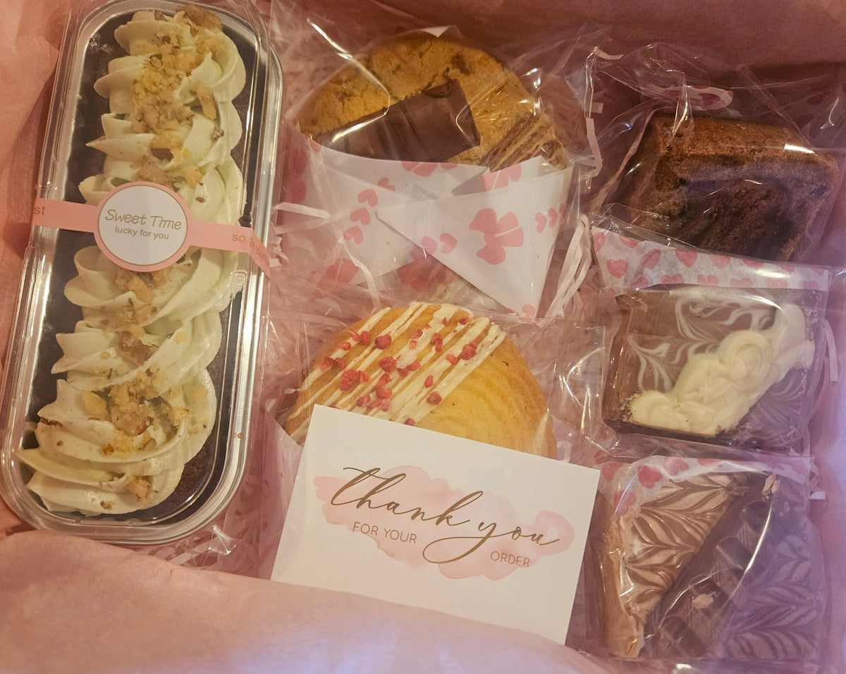 Danni's CakeAway 6 item Mystery Box