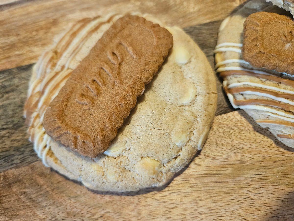 New York City Biscoff Stuffed Cookie